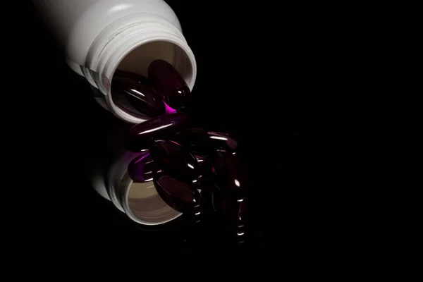 Closeup Shot Pills Spilled Bottle — Φωτογραφία Αρχείου