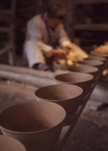 Vertical Shot Production Line Ceramic Bowls Craftsman Workshop Studio — Stock Photo, Image