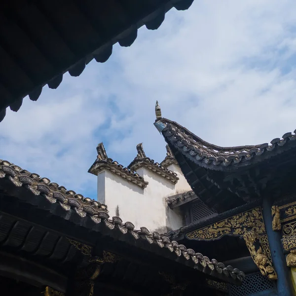 Songjiang Camii Nin Cephesinin Alçak Açılı Bir Görüntüsü — Stok fotoğraf