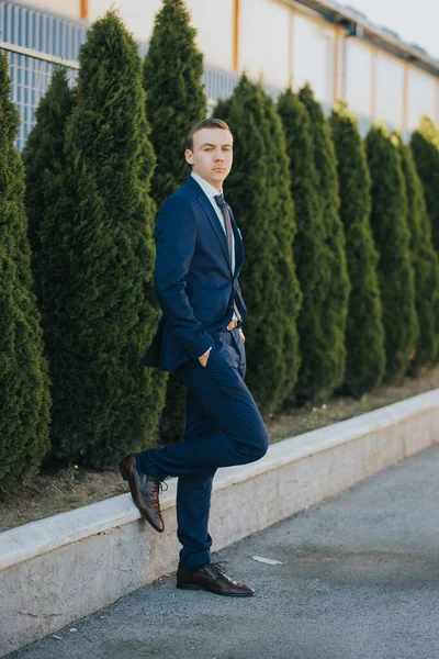 Caucasian Young Businessman Suit Tie Standing Outdoor — Stock Photo, Image