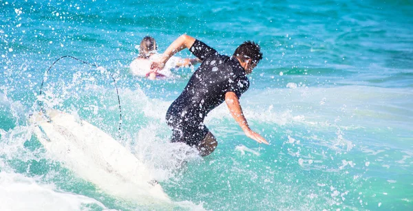 Breathtaking Shot Surfer Maneuvering Wave — Stock Photo, Image