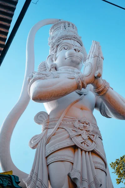 Vertical Low Angle Shot Traditional Chinese Statue Blue Sky — Stock Photo, Image