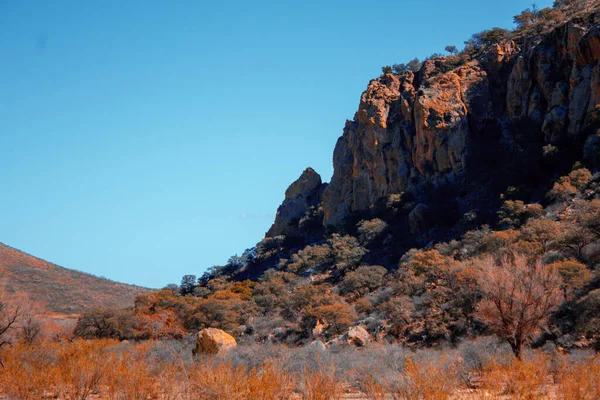 Beau Cliché Coteaux Secs Falaises Sous Ciel Bleu — Photo