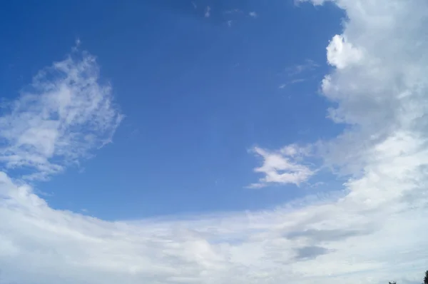 Een Prachtig Wolkenlandschap Blauwe Lucht — Stockfoto