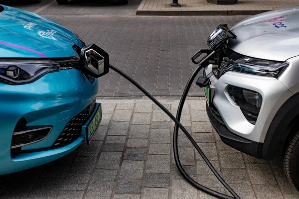 Warsaw Poland May 2021 Close Two Electric Cars Charging Street — Stockfoto