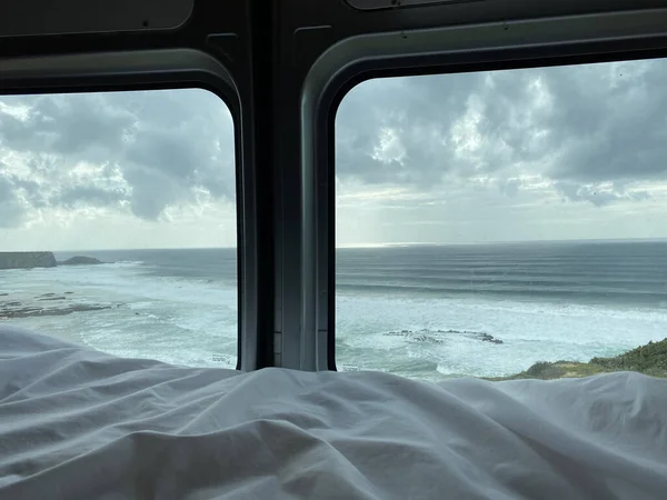 Het Prachtige Uitzicht Zee Vanuit Een Busje Aan Kust Van — Stockfoto