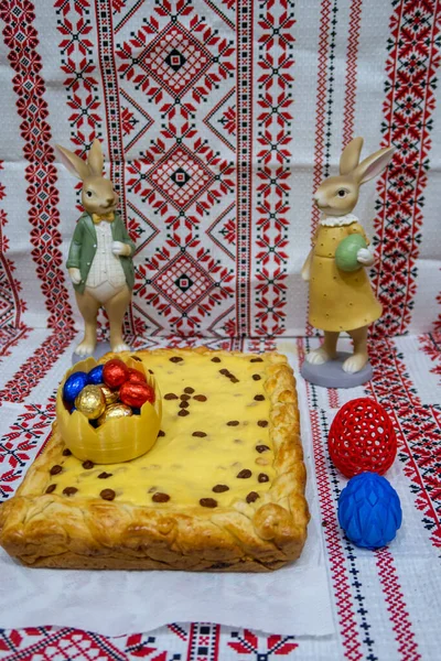 Αστεία Ειδώλια Λαγού Του Πάσχα Πολύχρωμα Γλυκά Σχήμα Αυγού Και — Φωτογραφία Αρχείου