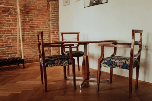 Interior Room Beautifully Pattern Wooden Chairs Table Hanger — стоковое фото