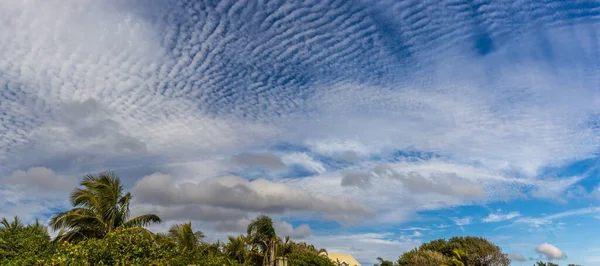 Beautiful View Fluffy Clouds Sky — Stock Photo, Image