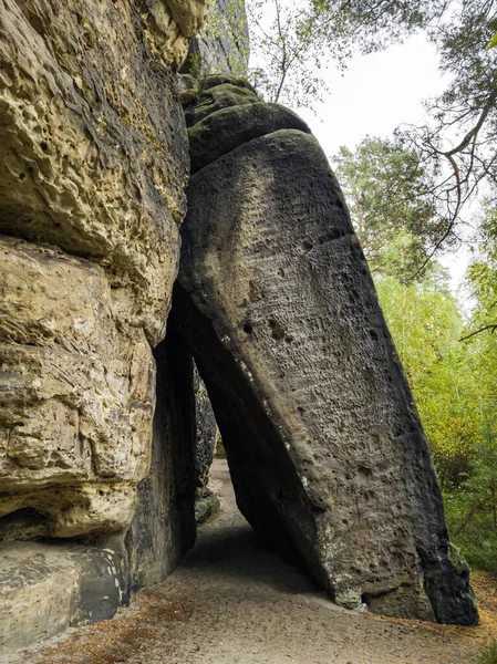 Egy Barlang Függőleges Kőoszlopai — Stock Fotó