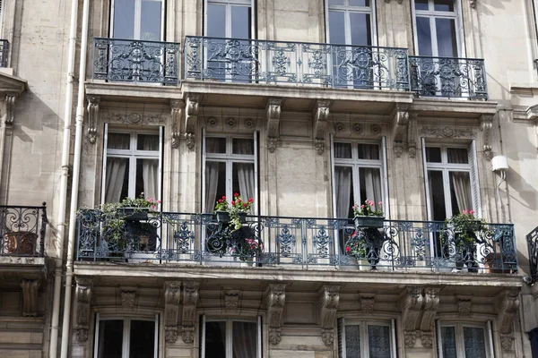 Low Angle Shot Fragment Classic Style Building Decorated Balconies — Stock Photo, Image