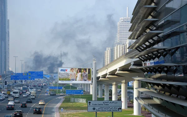 Dubai United Arab Emirates Jul 2016 Smoke Car Fire Rising — Stock Photo, Image