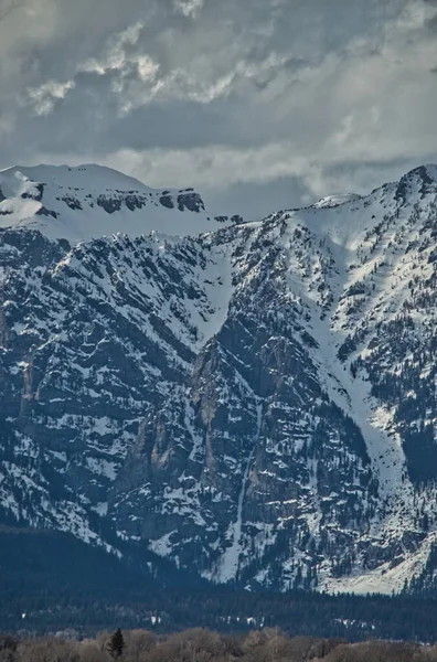 美国怀俄明州西北部的大蒂顿国家公园里 白雪覆盖的山脉令人惊叹 — 图库照片