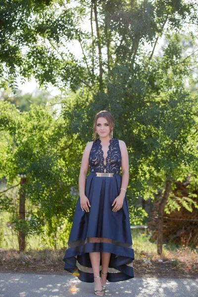 Hot Blonde Caucasian Woman Wearing Blue Dress Standing Front Trees — Stock Photo, Image