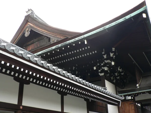 Tiro Ângulo Baixo Telha Telhado Tradicional Kyoto Japão — Fotografia de Stock