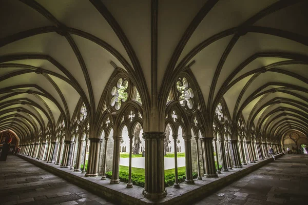 Den Majestätiska Salisburykatedralens Kloster Salisbury England — Stockfoto
