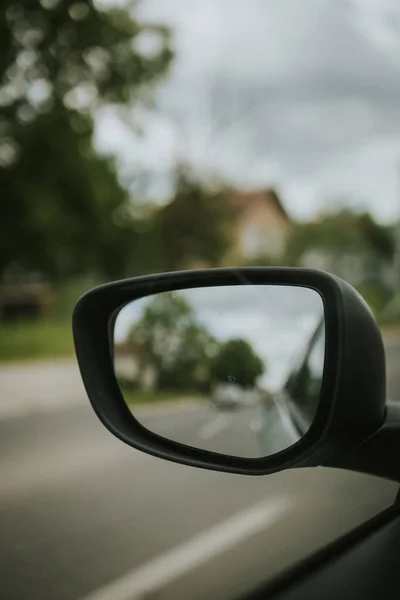Vertical Closeup Shot Side Mirror Car Driving Empty Rural Road — Φωτογραφία Αρχείου