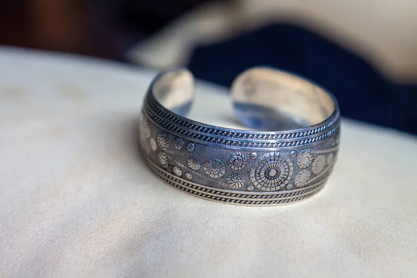 Närbild Vintage Dyrbar Ring — Stockfoto