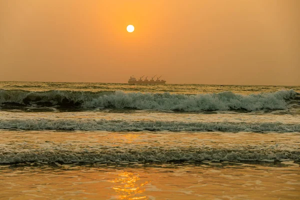Scenic View Strong Waves Beautiful Seaside Sunset — Foto de Stock