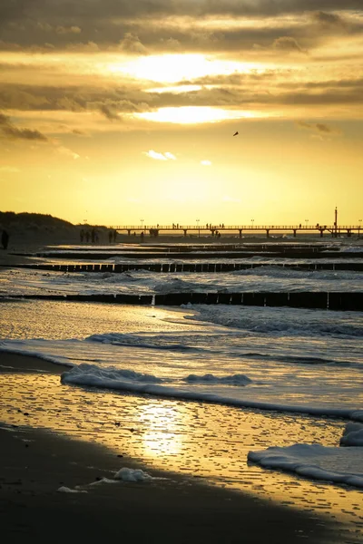 Bel Tramonto Mare Innevato — Foto Stock