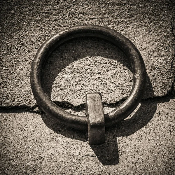 Closeup Iron Mooring Ring Dockside Brittany France — Stock Photo, Image