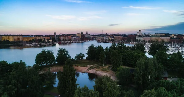 Drone Shot Isla Tervasaari Zona Kruununhaka Catedral Paisaje Urbano Tarde — Foto de Stock