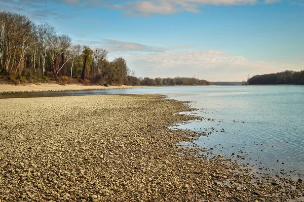 Landschaftsbild Vom Österreichischen Donaustrand Wildes Naturschutzgebiet Mit Wasserseite Steinen Felsen — Stockfoto