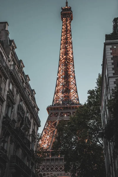 Eine Vertikale Aufnahme Des Eiffelturms Paris Frankreich — Stockfoto