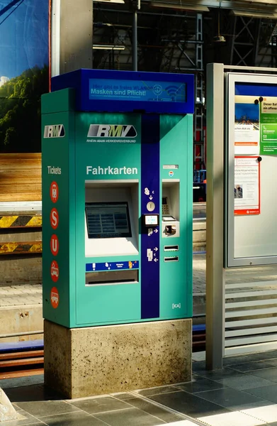 Frankfurt Németország 2021 Június Rmv Jegyárusító Automatája Elsősorban Helyi Regionális — Stock Fotó