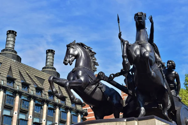 London United Kingdom Aug 2015 Bronze Monument Statue Boadicea Her —  Fotos de Stock