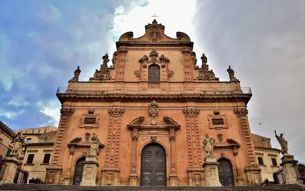 Modica Sicily Italy Nov 2015 Statues Facade Duomo San Pietro — Stock fotografie