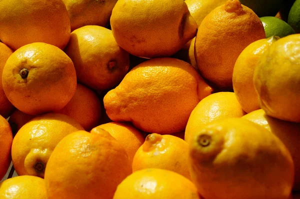 Lemons Market Stall Shimmer Yellow Sun — Foto Stock