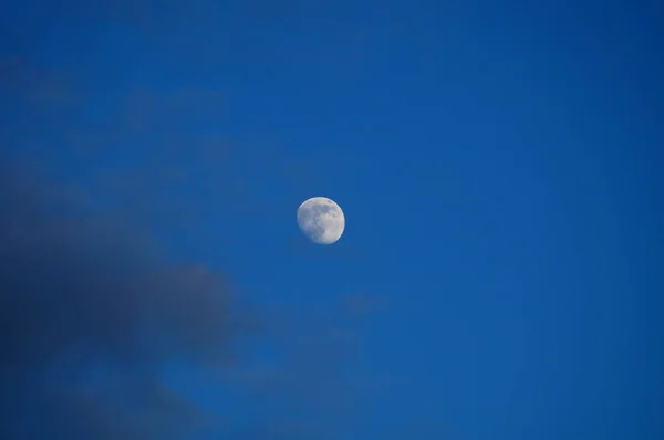 Moon Appears Stormy Evening Sky Freehand Old 200Mm Result Outstanding — Stock Photo, Image