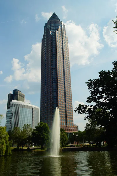 Messeturm One Most Imposing Skyscrapers Frankfurt Landmark Front Fountain Ludwig — Foto Stock