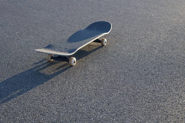 Skateboard Asphalt Road — 图库照片