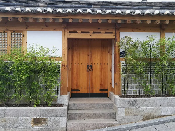 Seou Korea South Jun 2019 Old House Wooden Door Bukchon — Zdjęcie stockowe