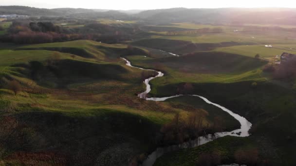 Een Luchtfoto Van Een Prachtige Larjeans Zweedse Kronkelende Rivier Door — Stockvideo