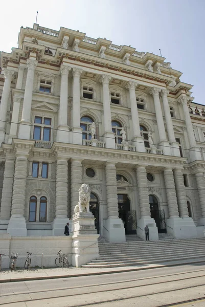 ウィーン オーストリア 2013年5月8日 ウィーンの正義の宮殿の外観 — ストック写真