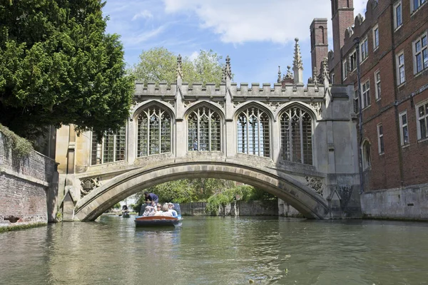 Cambridge Reino Unido 2021 Paseando Por Río Cam Cambridge Bajo — Foto de Stock