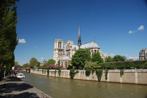 Άποψη Της Εκκλησίας Notre Dame Στο Ile Cite Στο Παρίσι — Φωτογραφία Αρχείου
