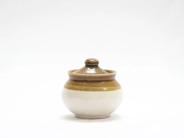Zbliżenie Ceramicznego Czajnika Izolowanego Białym Tle — Zdjęcie stockowe