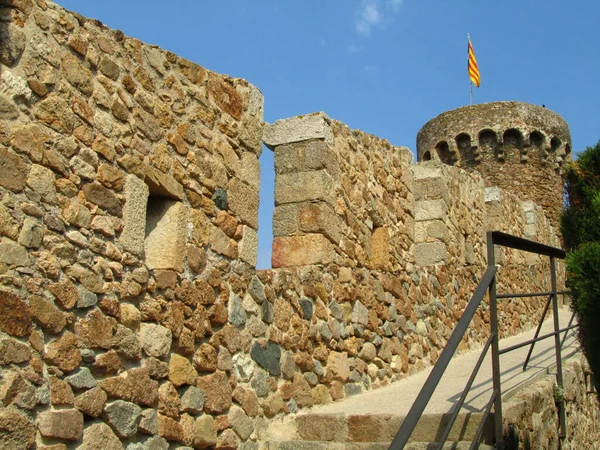 Tossa Mar Hiszpania Sierpnia 2013 Stare Wieże Bastiony Otaczające Stare — Zdjęcie stockowe