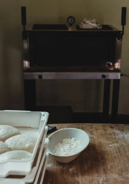 パンを作る過程の終わりのショット — ストック写真
