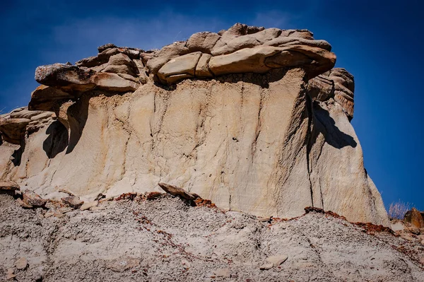 Una Splendida Vista Sulla Scogliera Rocciosa Una Giornata Estiva Soleggiata — Foto Stock