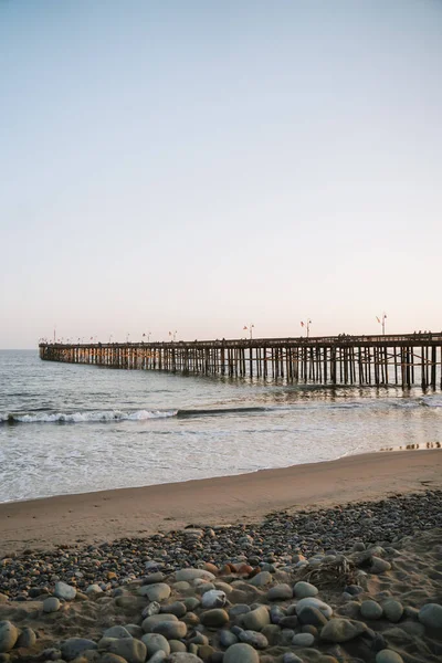 Malowniczy Widok Drewnianego Doku Nad Spokojnym Morzem Ventura Kalifornia Podczas — Zdjęcie stockowe