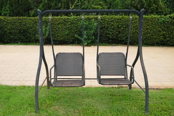 Two Seater Iron Garden Swing Chiang Rai Thailand — Stockfoto