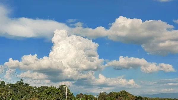 Nueva Ecija Philippines Nuages Blancs Pelucheux Sur Ciel Bleu Dessus — Photo