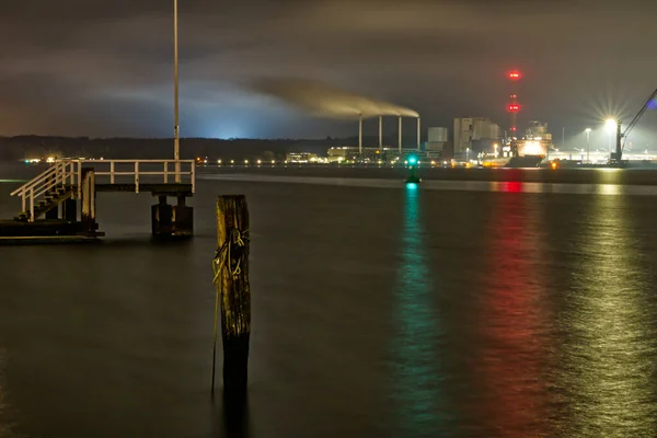 Eine Nahaufnahme Des Hafens Bei Nacht Kiel Deutschland — Stockfoto