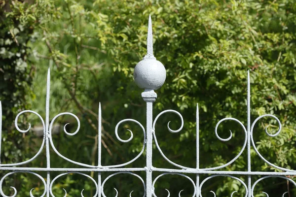 Gros Plan Une Vieille Clôture Jardin Blanc Ornée Allemagne — Photo