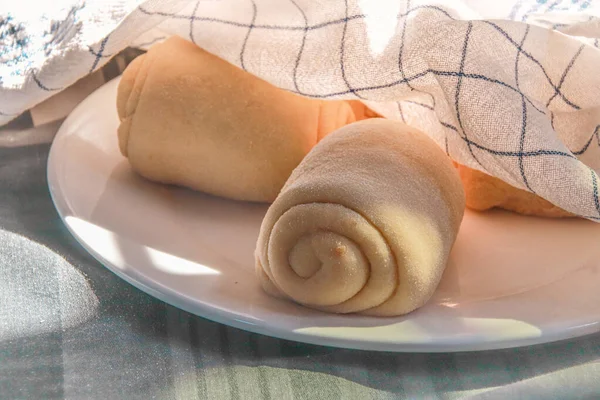 Selective Focus Shot Ceramic Plate Sweet Bakery Food Covered Keep — Stock Photo, Image